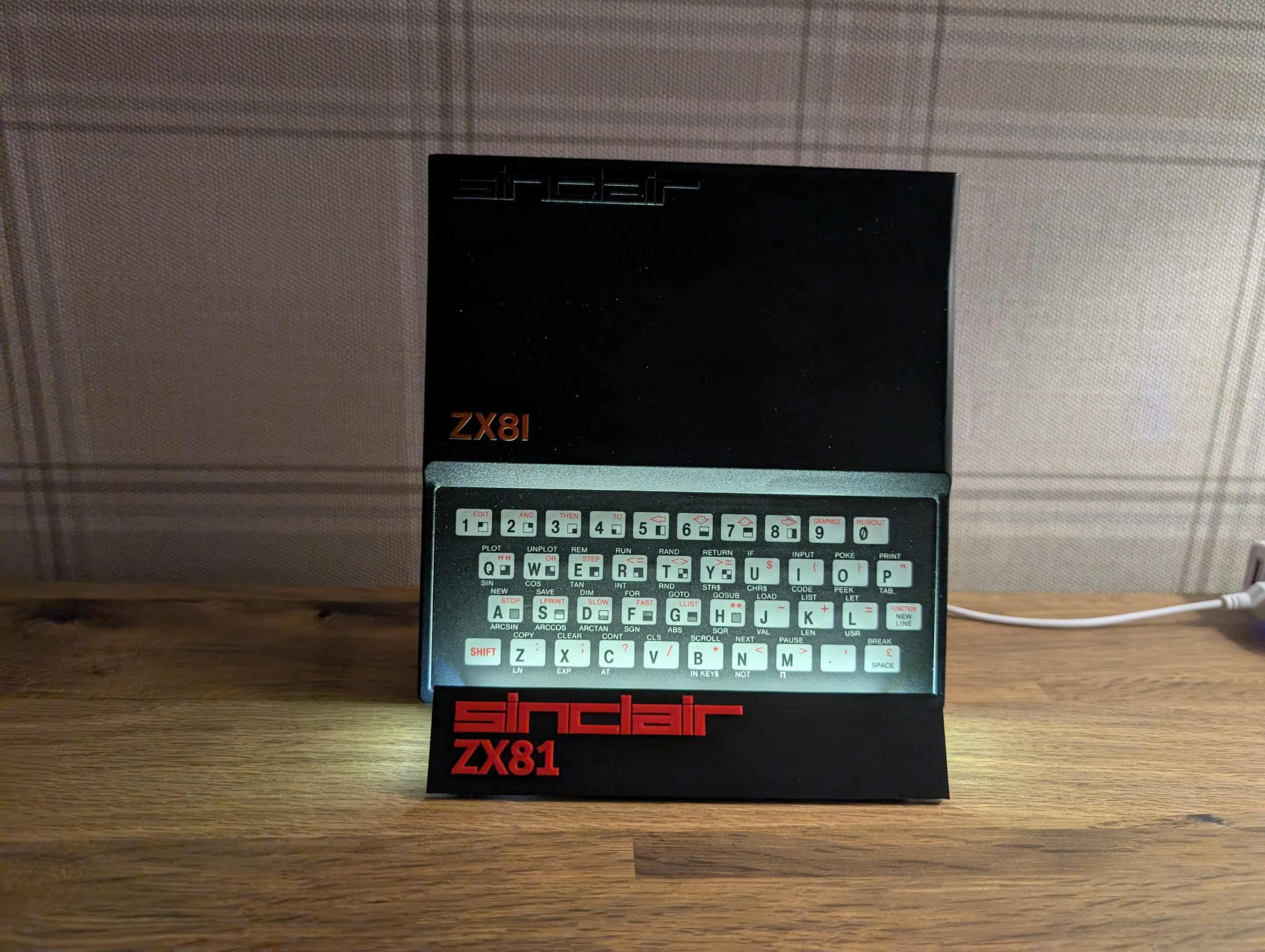 スタンド型 ブラックディスプレイ il_fullxfull.7337227009_axhj.jpg