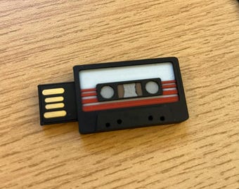 Retro Cassette Tape USB Drive – 3D Printed Mixtape Storage – 80s 90s Nostalgia Tech