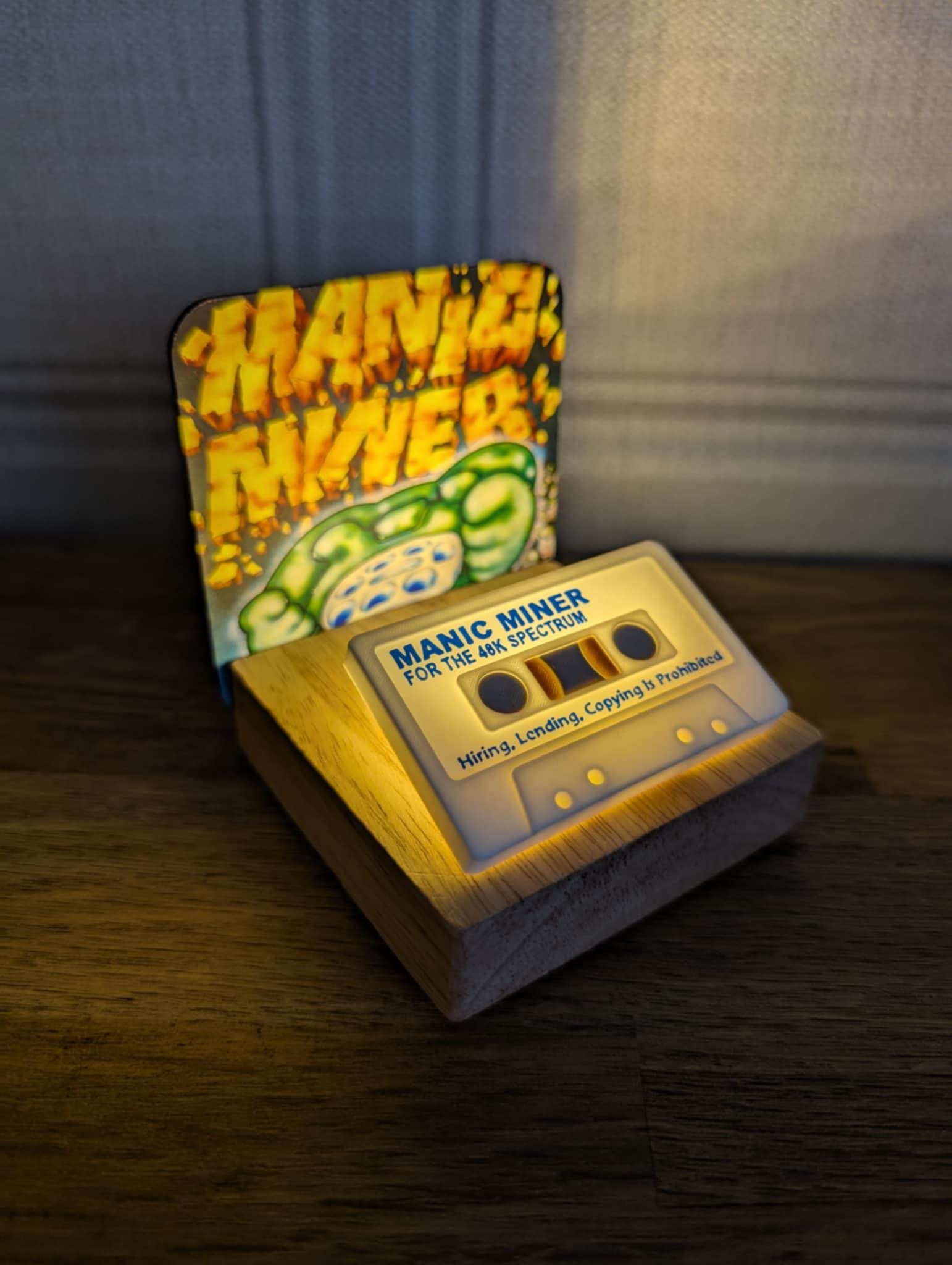 ★manian★ Manic Miner Retro Gaming Lamp – ZX Spectrum Cassette Desk