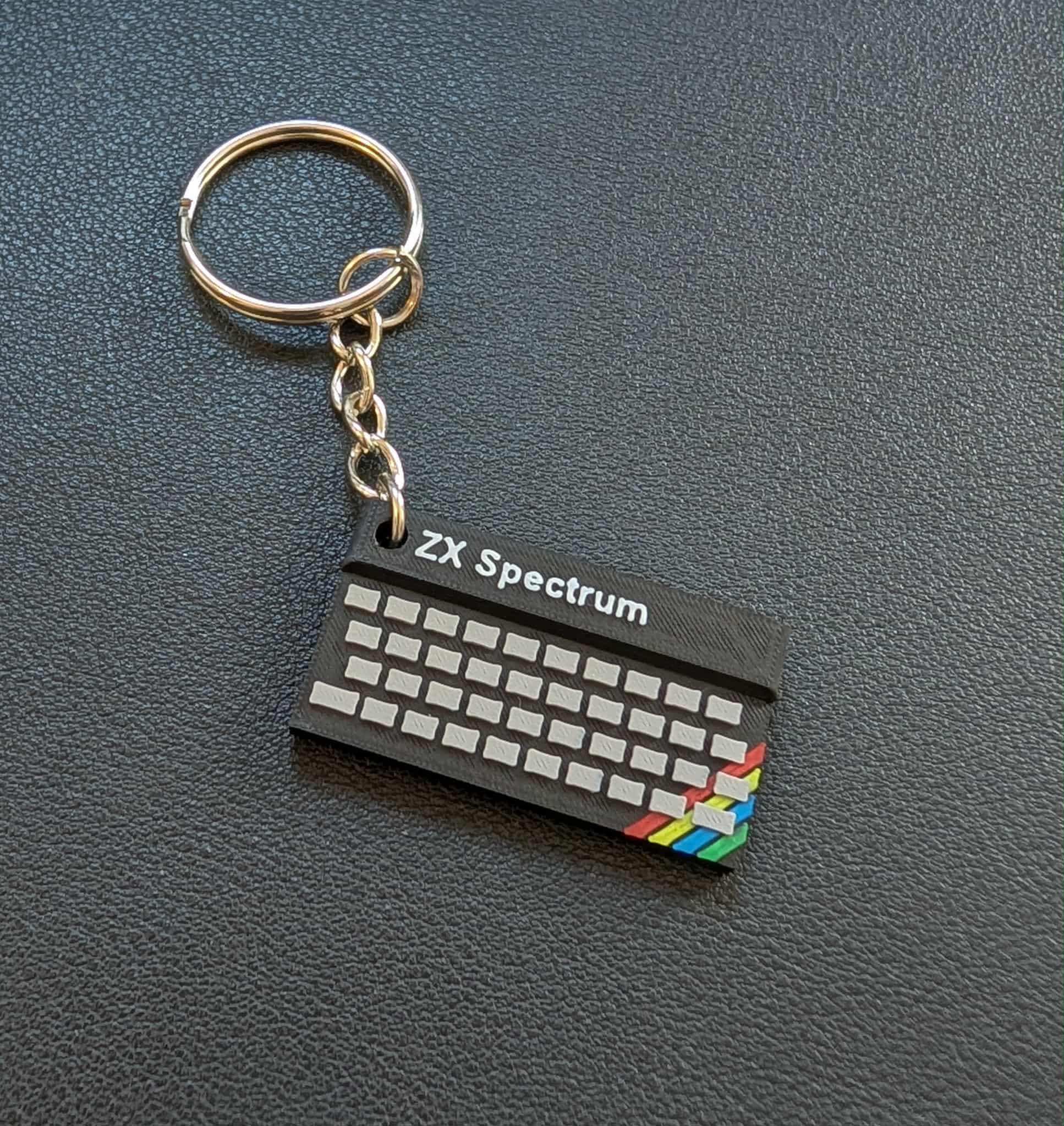 レトロキーホルダー ZX Spectrum レトロキーリング：3Dプリントされた80年代の