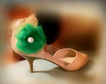 Burlap Leaves & Tulle Shoe Clips. Kelly Green Rosette Rhinestone / Pearl Gem Etsy Handmade. Sand Tan Natural Pantone Bride Bridal Bridesmaid