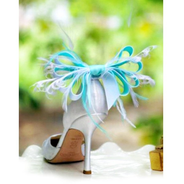 Clips de chaussures de mariage Aqua Blue & White Anemone Plumes Bow. Français Christian Louboutin Inspire, Déclaration sophistiquée Demoiselle d’honneur Extravagante