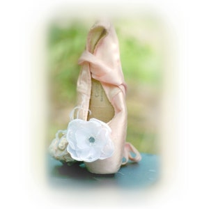 Wedding White or Ivory & Opal Organza Flower Shoe Clips. Bride bridal couture, elegant trendy gift idea, fabulous rockabilly dainty feminine image 3