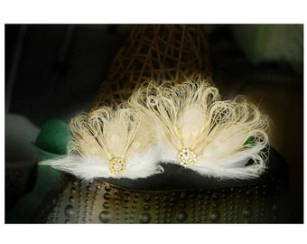 Wedding Ivory Peacock SMALL Fascinator Hair Clip. Gold Metallic Rhinestone. Statement Bride Bridal Bridesmaid, Beige Paon Pfau Pavo Feather