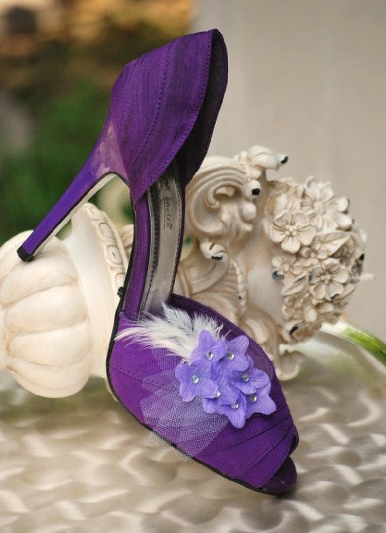 Clips de chaussures de mariée. Clip de chaussure dhortensia à la lavande. Perle / Strass Gemme. Demoiselle dhonneur, Shabby Chic Français Pins On, Mariage floral de jardin image 3