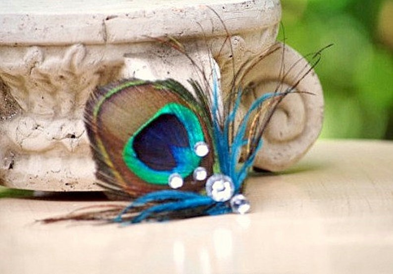 Diva Bride Bridesmaid Accessory Elegant Wedding Summer Shoe Clips Peacock Ostrich /& Gems Peridot Metallic Silver Feminine Couture Luxury