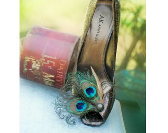 Fancy Wedding Shoe Clips Natural Peacock - Penacho dorado y gema de bronce. Regalo de la novia dama de honor bridal, chic burlesque boudoir, teal aqua