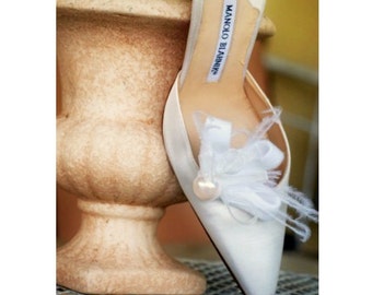 Bridal Shoe Clips White / Ivory / Black Loops & Pearl by Sofisticata. Bride Bridal Bridesmaid Party, Spring Wedding, Fashion Lover Gift Idea