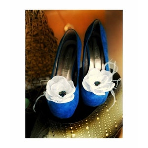 Shoe Clips White / Ivory Organza Flower & Peacock Color Beads. Bride bridal couture, elegant gift idea, fabulous rockabilly dainty feminine