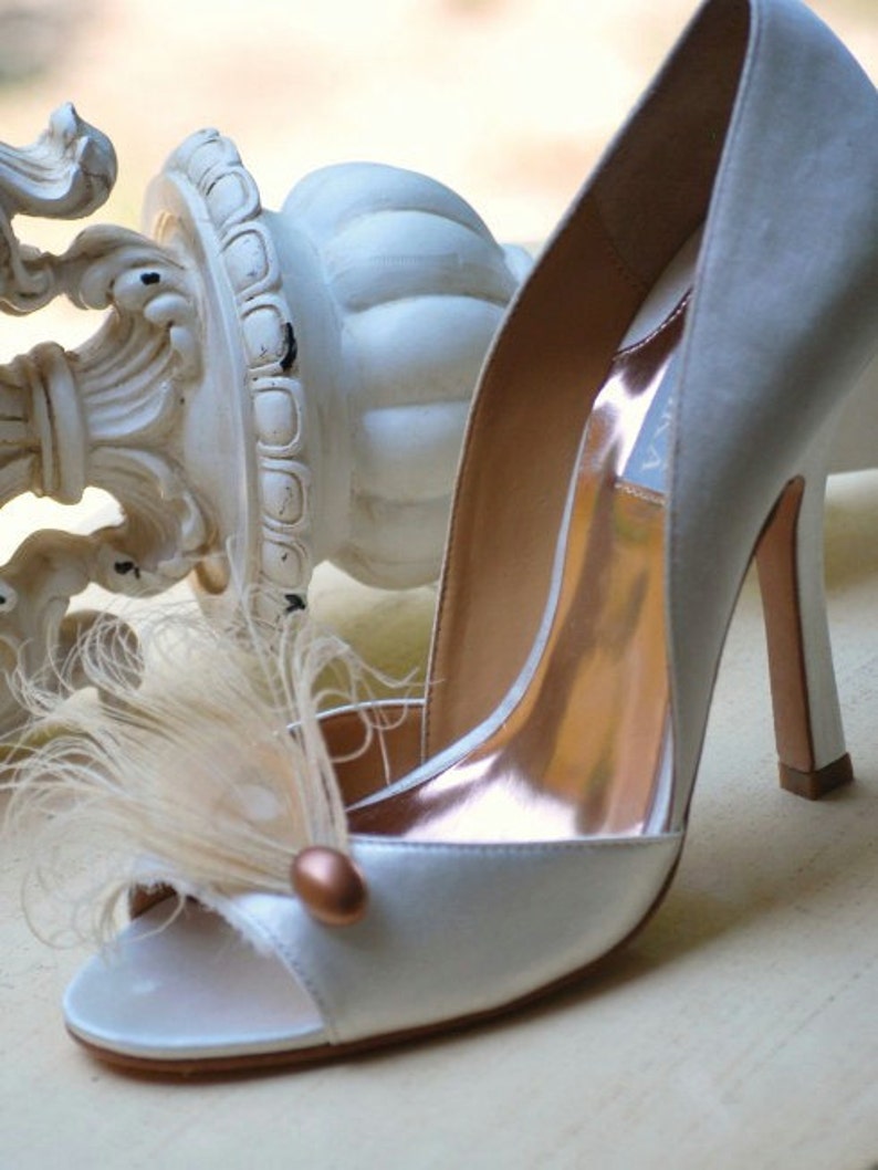Pearl & Ivory Peacock Shoe Clips. Stylish Feminine Couture Statement Stunning, Maid of Honor Bride Bridal Bridesmaid, Beige Vanilla Cream image 3