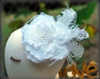 Hair Clip / Comb / Brooch Pin White Flower & Pearls / Rhinestone Fascinator. Statement Sophisticated Bride, Shabby Chic Large Floral Bloom