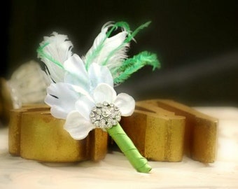 Novio Boutonniere Buttonhole Blanco - Kiwi. Amatista negro púrpura berenjena roja & Cristal de pedrería. Pera de Marfil Blanco. Pin novios de boda