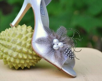 Shoe Clips Set Classy Feather & Pearls. Wedding Day Bride Bridal Bridesmaid Couture, Feathered Statement Stunning, Spring StyleMePretty.Com