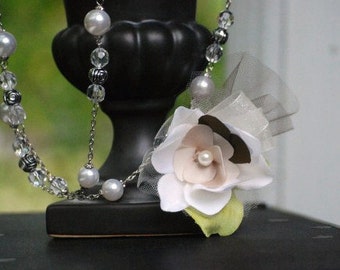 Flower Hair Clip / Mini Comb. Vintage Style Wedding. Ivory Pearls & Champagne Tan Fern Olive Green Brown, Dainty Elegant Bride Bridal Girl