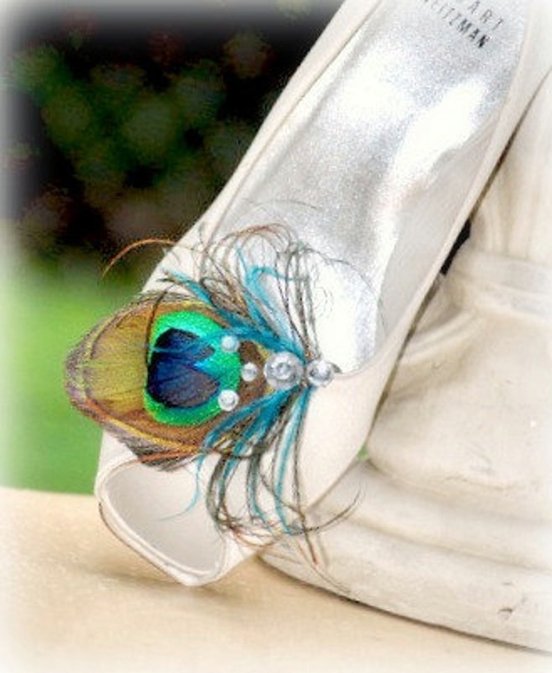 Diva Bride Bridesmaid Accessory Elegant Wedding Summer Shoe Clips Peacock Ostrich /& Gems Peridot Metallic Silver Feminine Couture Luxury