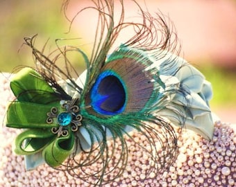 Peacock Feather Headband / Head Piece. Pfau Paon Pavo Plume. Feminine Wedding Couture, Baby Children. Olive Green Sage Celadon Teal Metallic