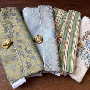Floral Travel Jewelry Organizer: Classic Jewelry Roll Birthday Gift