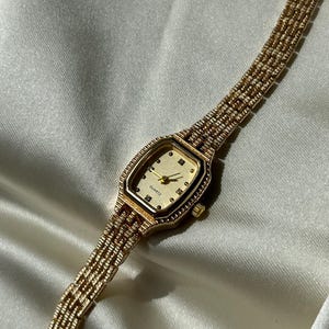 Vintage Gold Bracelet Watch: Dainty Retro Quartz Jewelry