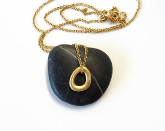 Colar com pingente orgânico feito à mão em ouro 18K, Coleção Zen Nature