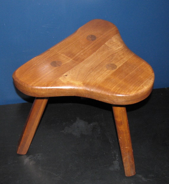 Primitive Maple 3 Leg Milking Stool Or Cobblers Seat