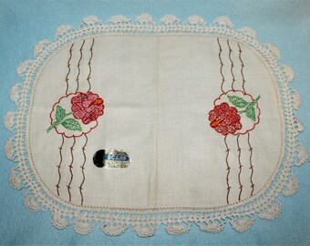 Vintage Floral Embroidered Linen Dresser Vanity Scarf