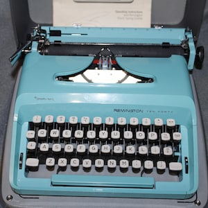 Vintage Remington Ten Forty Typewriter with Case Sperry Rand