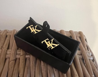 Gemelos con inicial personalizada y joyero: regalo para padrinos de boda