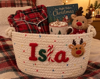 Personlig julkorg med namn, julaftonsask i rep, namnkorg för barn, förvaringskorg med polkagrisstång, babyns första julklapp
