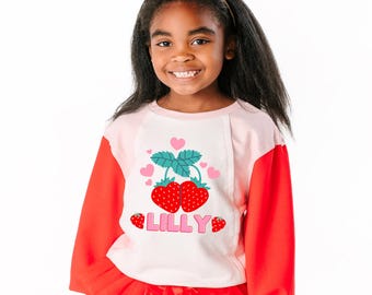 Gepersonaliseerde Valentijnssweater voor meisjes, aardbeientrui met aangepaste naam, schattige Valentijnsoutfit voor kinderen, shirt babymeisje 1e valentijn