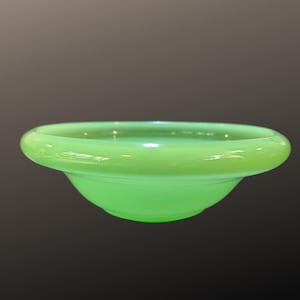 Fenton Jadeite decorative console bowl with rounded edges. Diameter 10.5”