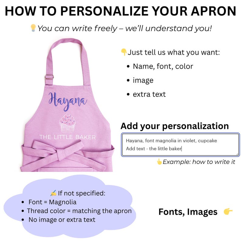 Pu&ograve; includere: Un grembiule lilla con il nome "Hayana" in corsivo viola, una grafica di cupcake e il testo "THE LITTLE BAKER". L'immagine include istruzioni per la personalizzazione dei grembiuli con nome, carattere, colore, immagine e testo extra.