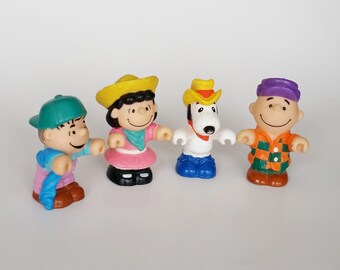 Vintage 70s Peanuts Toy Lot - Snoopy, Charlie Brown, Lucy, Linus, PVC Plastic figures, Cake Toppers, Toddler Toys, Collectible Schulz Toys