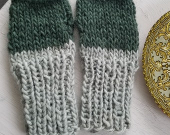 Chunky Icelandic wool knit sea green fingerless gloves