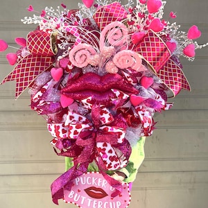 Valentines Wreath,heart wreath,decor, ribbons,pink heart,red heart,love sign, Ribbons,lace ribbons,Accesories,For door, Foor wall,Gifts