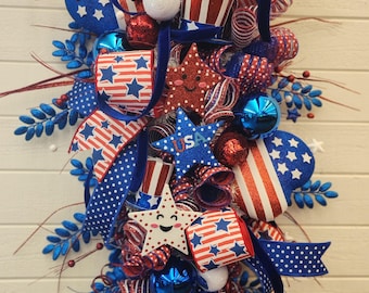 Patriotic 4th of July Wreath: Red White Blue USA Door Decor