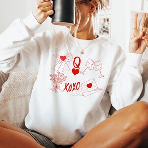 Xoxo Sweatshirt, Women&#39;s Valentines Day Sweatshirt, Valentine&#39;s Day Outfit, Gift For Her, Valentine Pullover, Valentine Heart Sweatshirt