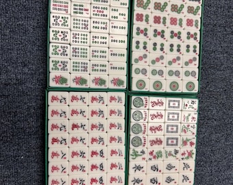 Jeu de tuiles de mahjong américain vintage des années 1980 - Complet avec jokers, plateaux verts - Prêt pour le NMJL rétro