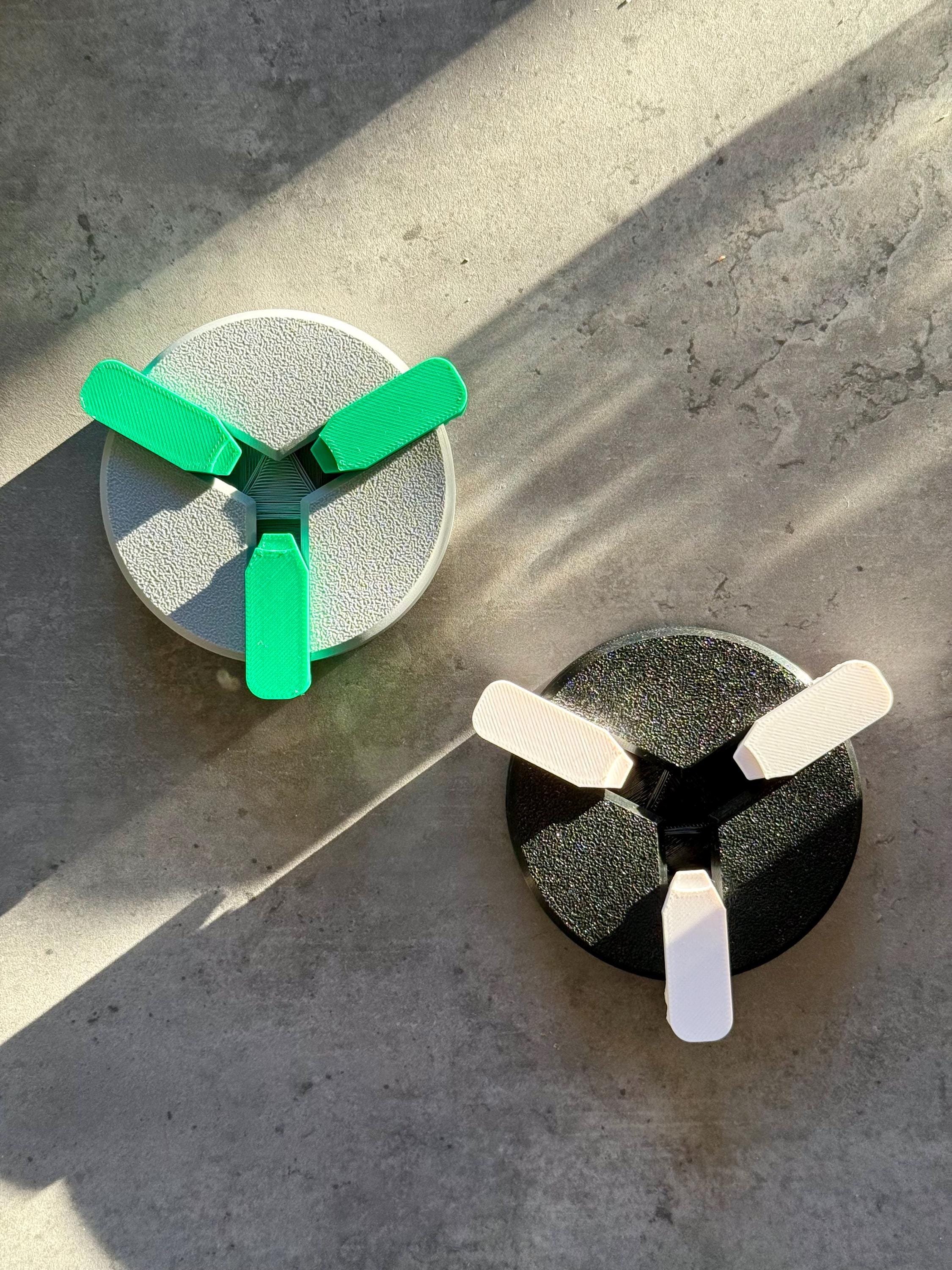 Étau En Plastique Pour Pièces De Monnaie - Ouverture 10 à 40 Mm - Nettoyage Sécurisé Des Collections