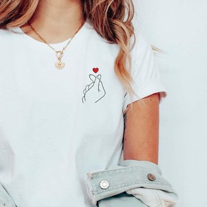 koreanisches Herz T-Shirt Geschenk für Freund Geschenk für K-Pop-Liebhaber-Shirt Geschenk für Sie koreanische Hand Herz Geschenk koreanische Liebes-Shirt Bella Canvas T-Shirt