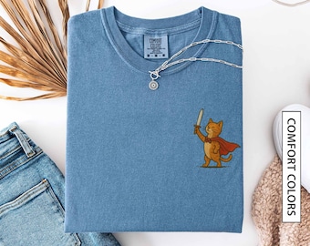 Cadeau chemise chat médiéval avec épée pour les amoureux des chats Look fausse broderie T-shirt couleurs confort Renaissance Faire