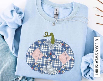 Patchwork Kürbis Sweatshirt Floral kariert Faux Stickerei Quilt Pullover Herbst Vibes Boho Kürbis Spooky Saison Gildan Sweatshirt