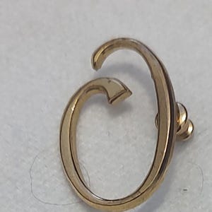 Vintage Oscar De La Renta Lapel Pin Gold Tone