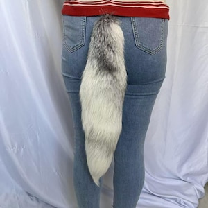 Chaveiro de cosplay de cauda de raposa natural de 18&quot;: branco e cinza