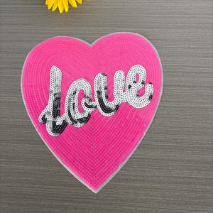 Remendo de coração de lantejoulas de carta de AMOR, decalque de remendo de estampagem a quente em forma de coração rosa, remendo de jaqueta, remendo de mochila