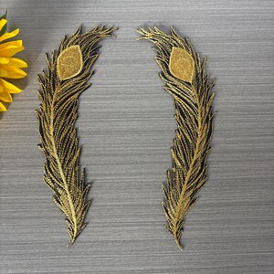 Een set van 2 geborduurde ijzeren pauwenveren, patches DIY gestreken patches