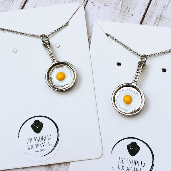 Egg Necklace, Sunny Side Up Egg Necklace, Frying Pan Necklace, Holiday gift, Thank you gift, Fried Egg Necklace, Miniature Food Jewelry