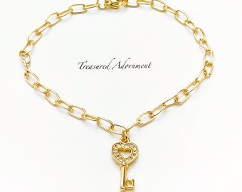 Paper Clip Bracelet, 18K Gold plated Bracelet, Cubic Zirconia Skeleton Key Charm, Gold Jewelry, Holiday gift, Skeleton Key Bracelet