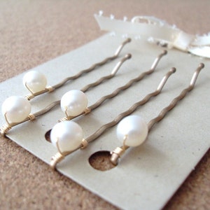 Pearl Hair pins, WHITE Freshwater Pearl  Bobby pins Gold Set of 5, Wedding, Bridal Bridesmaids Flower Girl hair pins, Holiday gift