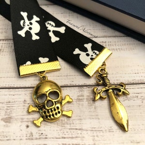 Marcador, Marcador de piratas, Espada de cráneo y huesos cruzados, Marcador de cinta, Regalo para el amante del libro, Piratas del Caribe fiesta de cumpleaños tema