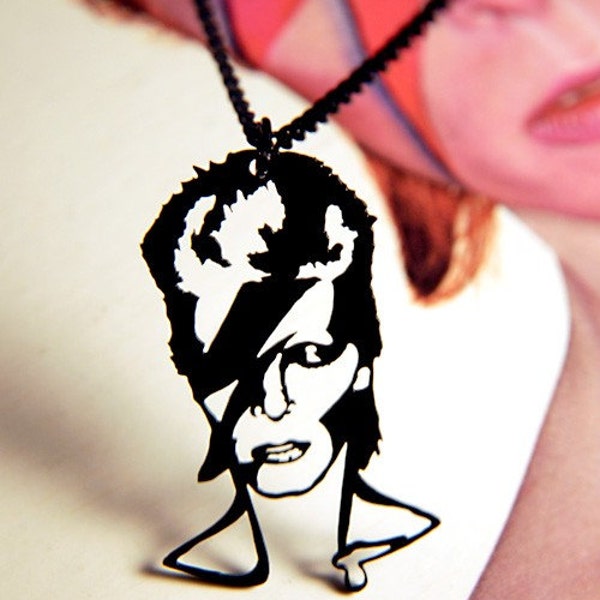 David Bowie Ziggy Stardust homage necklace in black stainless steel - glam musician jewelry